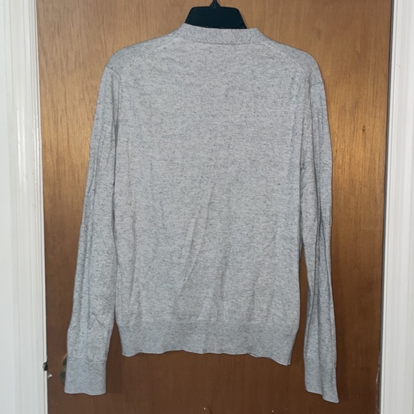 •BANANA REPUBLIC•LIGHT GRAY COTTON & CASHMERE VNECK BUTTON UP SWEATER SIZE SMALL - Picture 3 of 8